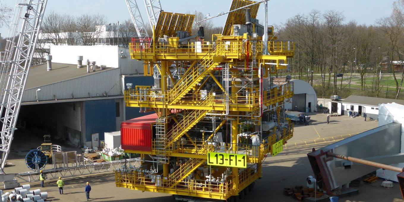 Ridderflex riser pipe bekleding in zelfvoorziening werkeiland NAM Ridderflex riser pipe bekleding in zelfvoorziening werkeiland NAM
